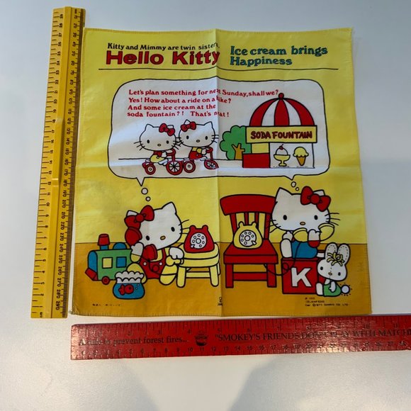 LOT OF 4 VINTAGE 1970S RARE HELLO KITTY HANDKERCHIEFS - Picture 14 of 16